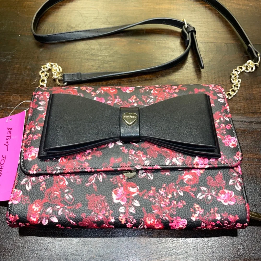 NWT Betsey Johnson XODANI Black Bow Pink‎ Roses Floral Crossbody Wallet Bag